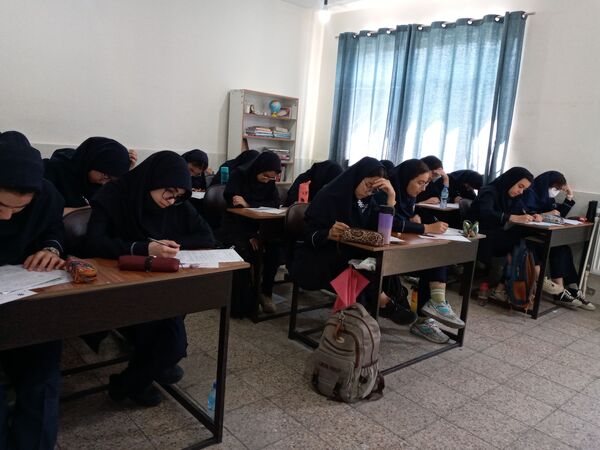 رقابت دانش آموزان سمپاد دبیرستان فرزانگان در دو روز پیاپی
