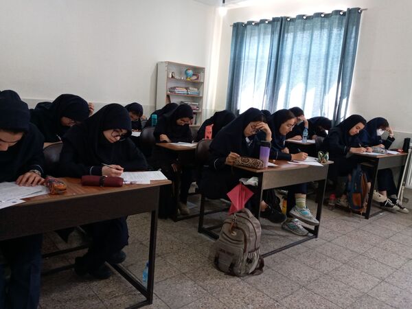 رقابت دانش آموزان سمپاد دبیرستان فرزانگان در دو روز پیاپی