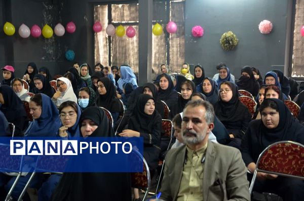 کارگاه آموزشی خبرنگاری دختران منطقه 6