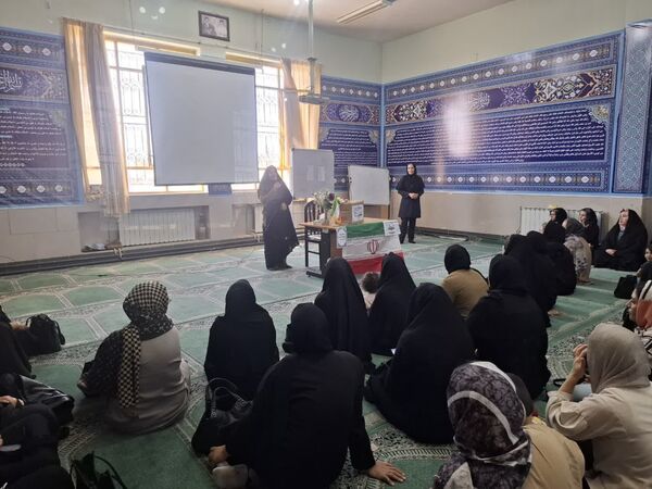 مجمع عمومی انتخابات انجمن اولیا و مربیان دبیرستان بهار آزادی فلاورجان 