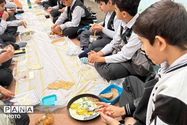یک روز خوب و پرنشاط؛ دورهمی صبحانه سالم در مدرسه ایمان
