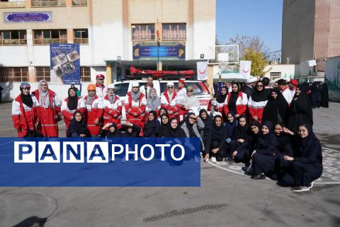 برگزاری مانور زلزله استان اصفهان در دبیرستان شاهد ظهور ناحیه یک 