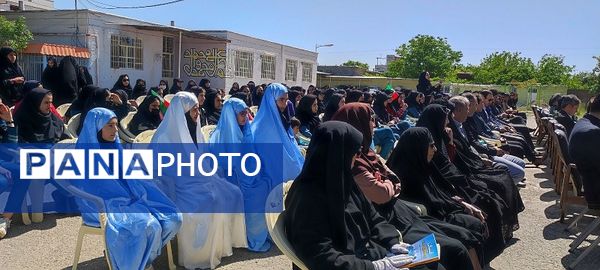 نواختن زنگ سپاس معلم در دبیرستان عشایری شبانه‌روزی خاتم الانبیا در روستای حسین آباد شهرستان شیروان