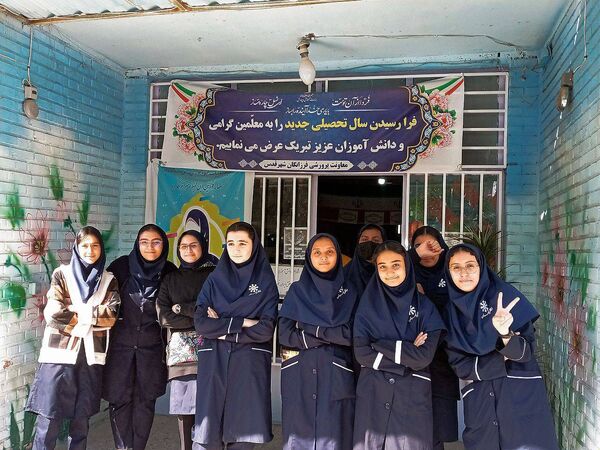 انتخابات شورای دانش‌آموزی در دبیرستان دخترانه فرزانگان شهرقدس