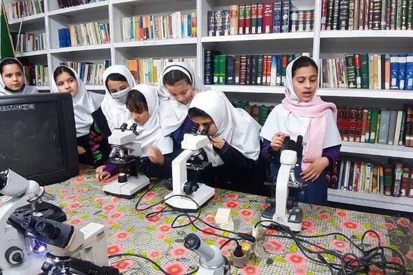 اردوی علمی پژوهشی دانش‌آموزان دبستان هجده دی ناحیه2 شهرری در پژوهش‌سرای بصیرت 