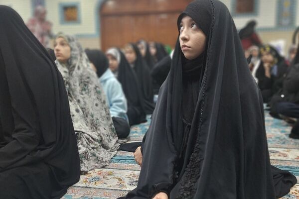 اعتکاف دختران آسمان با محوریت بصیرت نوجوان و حاج قاسم سلیمانی در باقرشهر 