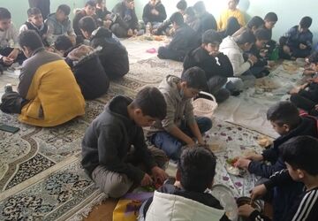 سفره مهدوی در آموزشگاه آیت‌الله طالقانی کوهدشت برگزار شد