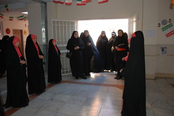 بازدید از نمایشگاه دبستان حضرت مریم ۲ شهر قیامدشت ری یک