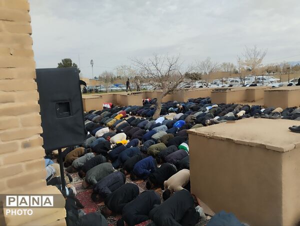 اقامه نماز بندگی در مسجد جامع تاریخی شهر رشتخوار