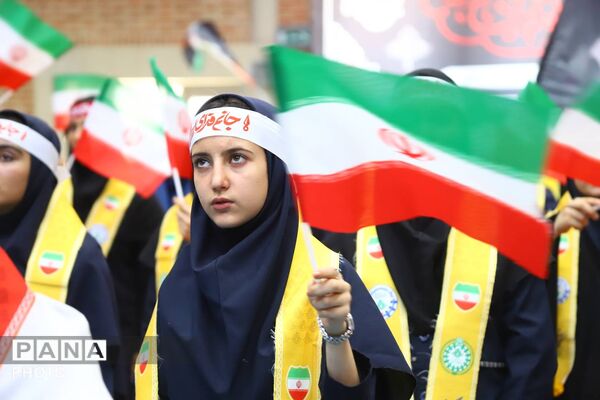 همایش سوگواری ۱۵۰۰ نفری دانش‌آموزی «باید برخاست» در آذربایجان شرقی