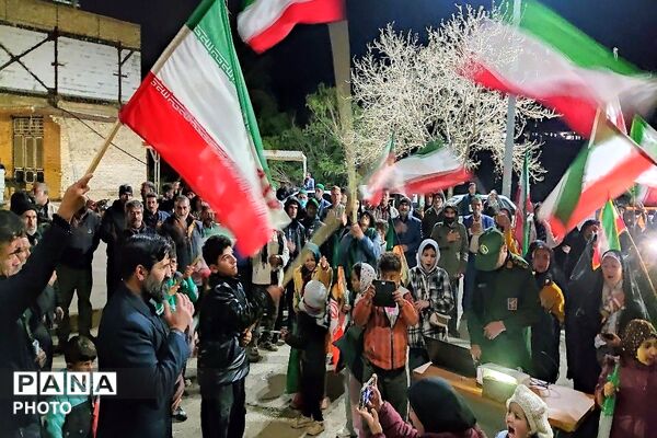 حضور در تجمعات خیابانی یعنی هیات من الذله در برابر دشمن زورگو و دروغگو