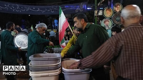 چایخانه فاطمه الزهرا در صد و پنجمین شب از اجتماعات مردمی 