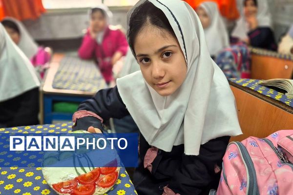 سبزِ سلامت، سپیدِ صداقت، سرخِ زندگی در دبستان هدی