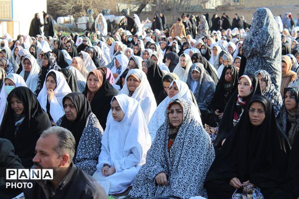 نماز عید سعید فطر در باغ ملی شهرستان سملقان