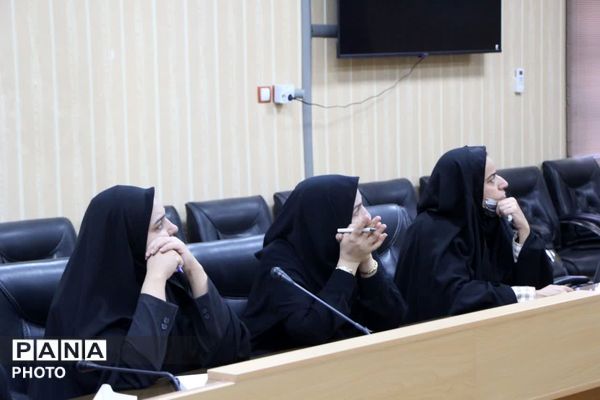 برگزاری اولین جلسه طرح «با انرژی ها» برای مدیریت مصرف انرژی در مدارس یزد