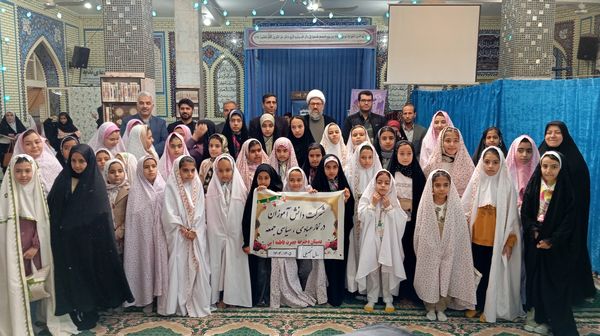 نماز جمعه با حضور دانش‌آموزان فعال بسیجی شهر بن