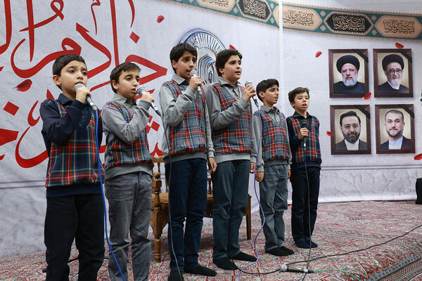 مراسم بزرگداشت شهیدان خدمت در دبیرستان متوسطه دوم امام صادق(ع)