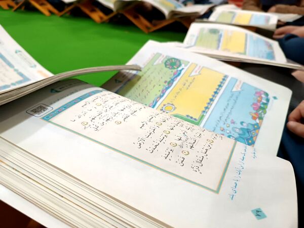 محفل انس با قرآن کریم در دبستان شاهد کوثر