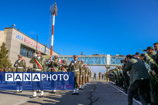 استقبال مردم ارومیه از شهدای گمنام دفاع مقدس