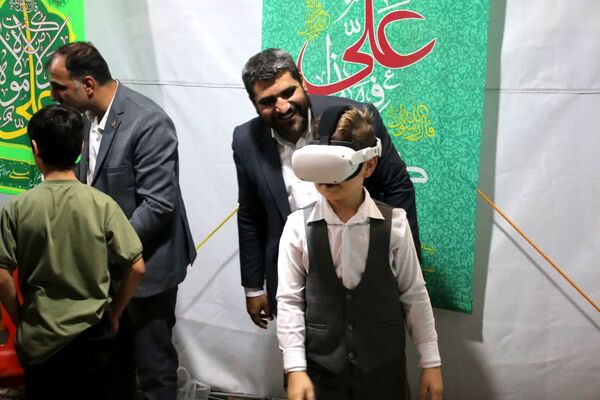 محفلی با حضور کودکان و خانواده‌ها در دانشگاه قم