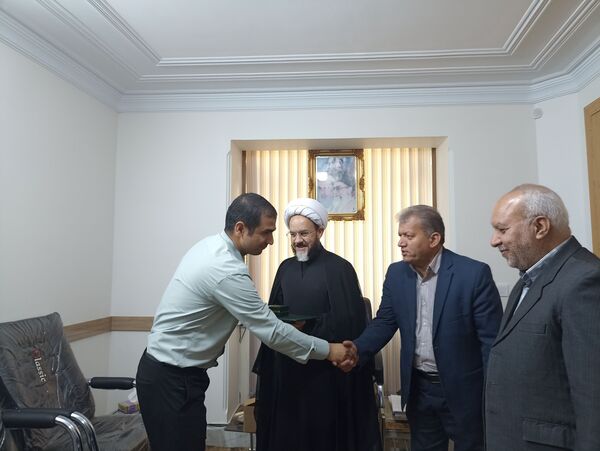 دیدار خبرنگاران شهرستان خلیل‌آباد با امام جمعه شهرستان به‌مناسبت روز خبرنگار