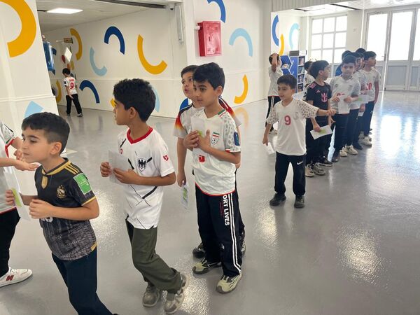 مهربانی دانش‌آموزان دبستان شهید تندگویان در جشن عاطفه‌ها