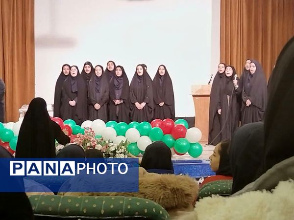 تجلیل از دانش‌آموزان برتر دبیرستان میردادماد