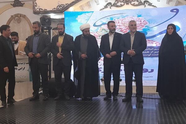 تجلیل از مدیران و معلمان نمونه مدارس غیردولتی شهرستان اسلامشهر 