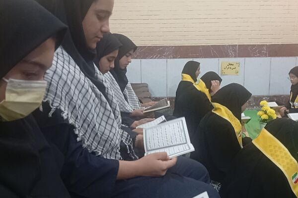 یادواره شهدا و محفل قرآنی و مراسم عزاداری دهه دوم فاطمیه در دبیرستان نرجس
