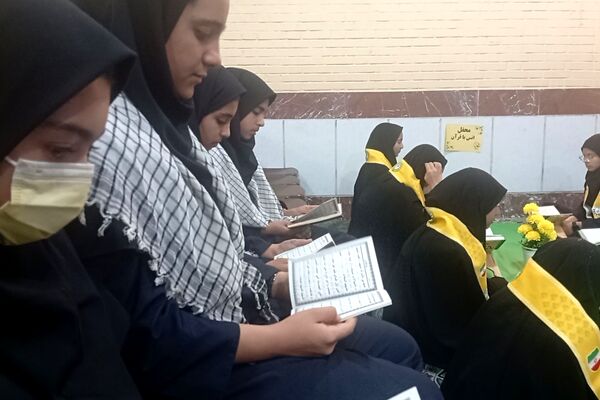 یادواره شهدا و محفل قرآنی و مراسم عزاداری دهه دوم فاطمیه در دبیرستان نرجس