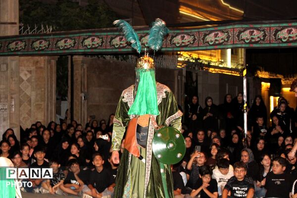  روایت وفاداری علمدار کربلا در تئاتر مذهبی هیئت فداییان حسین(ع) نظرآباد