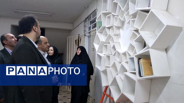 توزیع تجهیزات هنرستان‌ها در بازدید معاون متوسطه وزیر آموزش و پرورش 