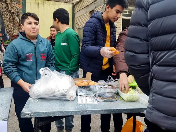 برپایی بازارچه دانش‌آموزی به‌مناسبت عید مبعث 