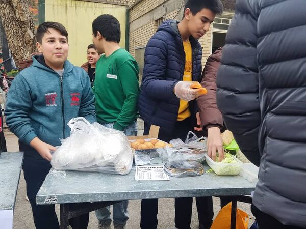 برپایی بازارچه دانش‌آموزی به‌مناسبت عید مبعث 