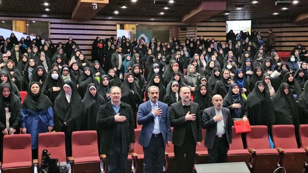 همایش زیست عفیفانه با موضوع عفت و حجاب در تالار ایوان‌ری