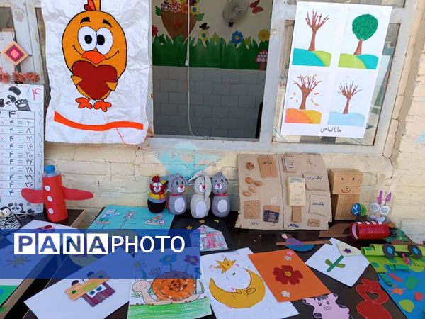 نمایشگاه  دست‌های کوچک، اندیشه‌های بزرگ در میبد