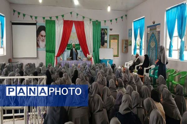 برگزاری جشن دهه کرامت و روز دختر در مدرسه نمونه دولتی فدک