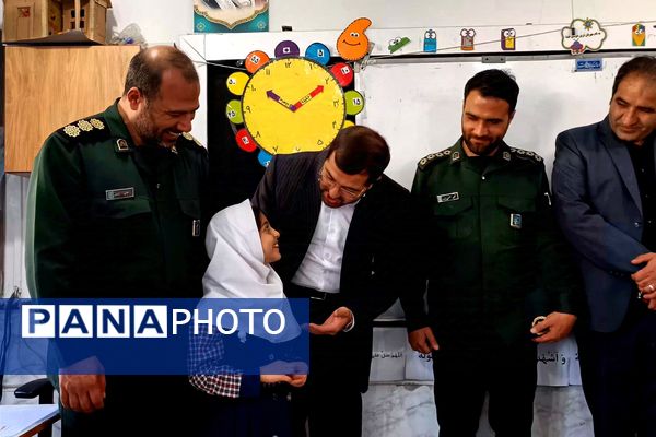 برپایی موکب مقاومت به‌مناسبت هفته بسیج در دبستان جنت ملارد 