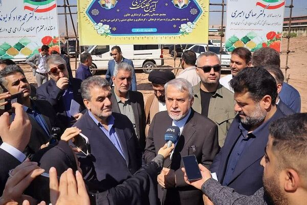 کلنگ‌زنی مجتمع خدمات رفاهی بین‌راهی خاتون در گرمسار با حضور وزیر میراث‌فرهنگی