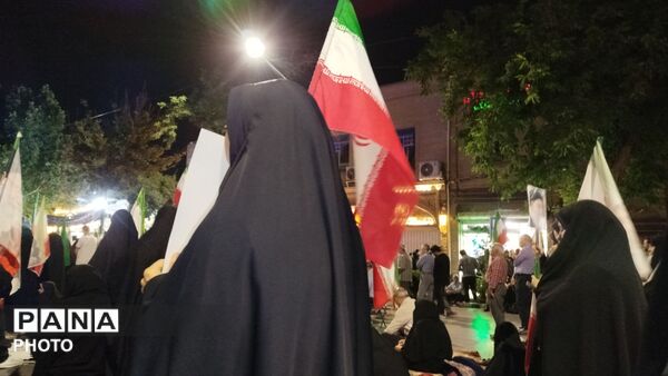 صدمین شب از اجتماعات در حسینیه امام خمینی