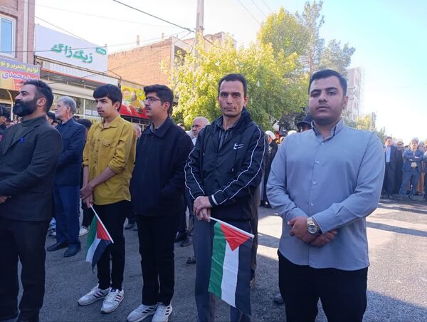 برگزاری راهپیمایی ۱۳ آبان در شهرستان اسلام آباد غرب