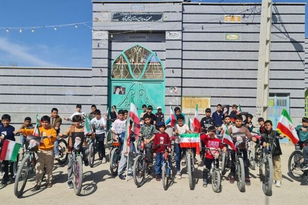 اجتماع دوچرخه‌سواران  دانش‌آموز در فامنین