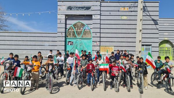 اجتماع دوچرخه‌سواران  دانش‌آموز در فامنین