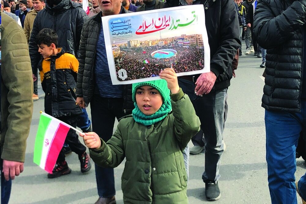 22بهمن در اسلامشهر؛ خیابان‌ها در آغوش انقلاب