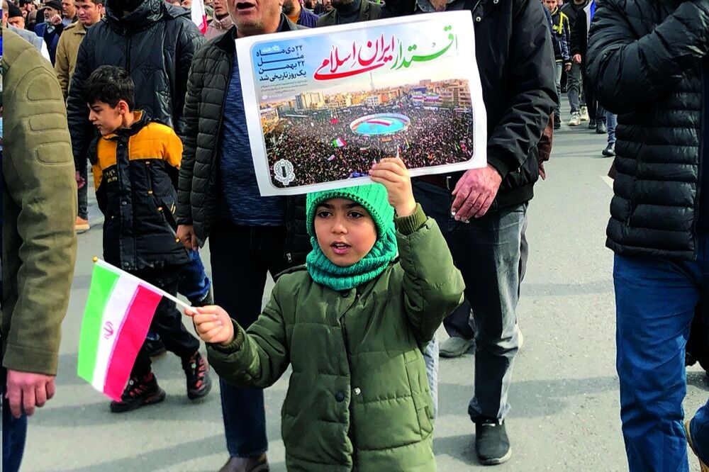 22بهمن در اسلامشهر؛ خیابان‌ها در آغوش انقلاب
