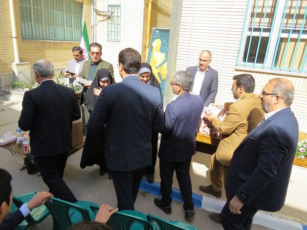 تقدیر از کارکنان‌ اداره‌کل آموزش و پرورش خراسان شمالی 