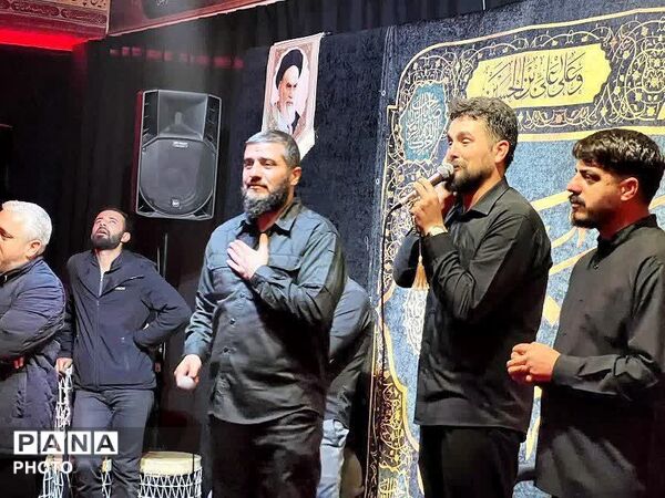 وداع خانواده سه شهید مدافع امنیت در معراج شهدای شهریار