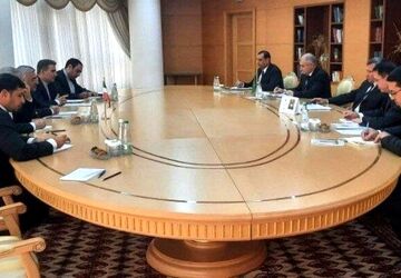 رایزنی معاون دیپلماسی اقتصادی وزارت امورخارجه با وزیر خارجه ترکمنستان
