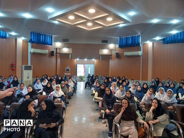 جشن جوانه ها در دبیرستان دوره اول آرمینه مصلی نژاد ناحیه ۶