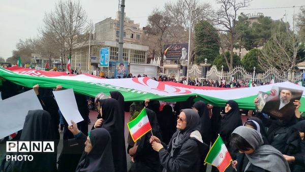 راهپیمایی روزجهانی قدس باحضور پرشور مردم در شهرستان نیشابور